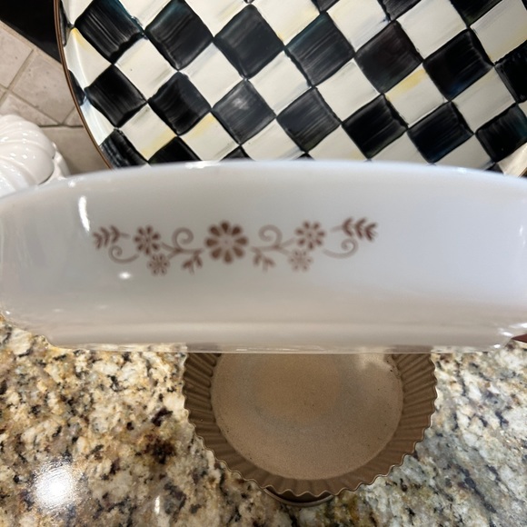 Dynaware Pyr-O-Rey Vintage Termocrisa Oval White Casserole w/ Brown Flowers. - Picture 4 of 6